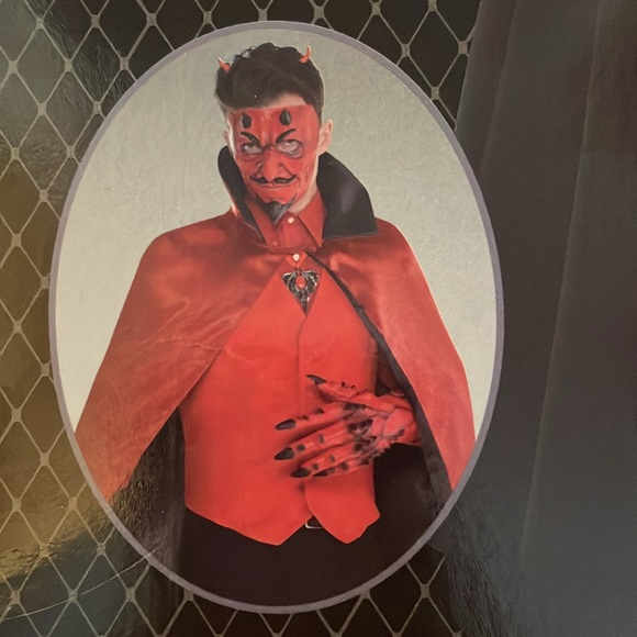 🎃Red Vest Adult - Picture 2 of 3